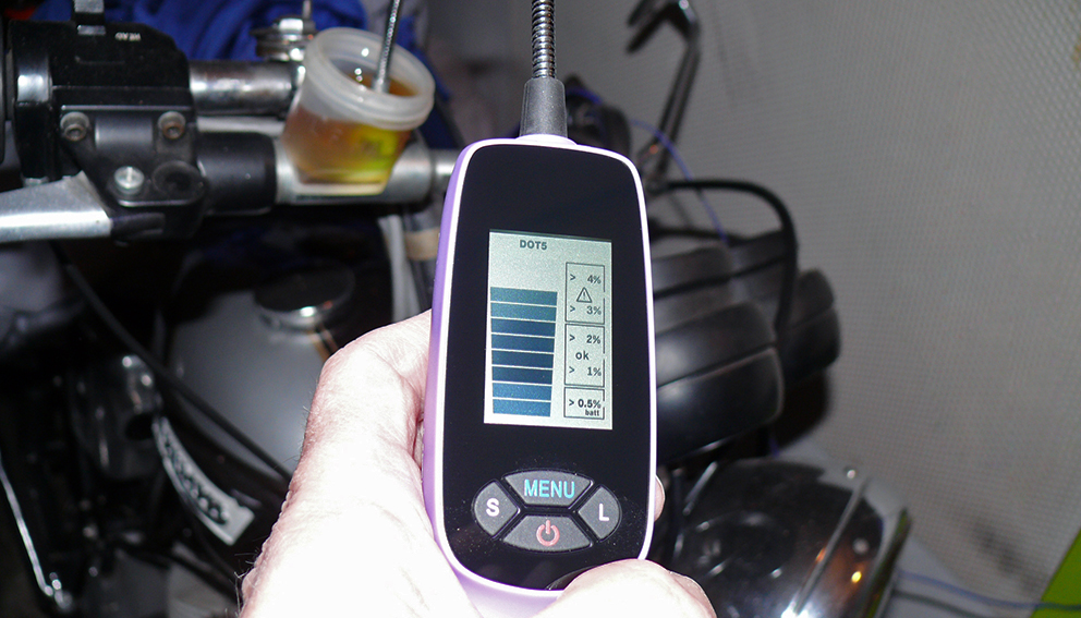 Brake fluid tester
