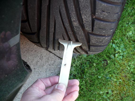 Brass tyre tread depth gauge with base